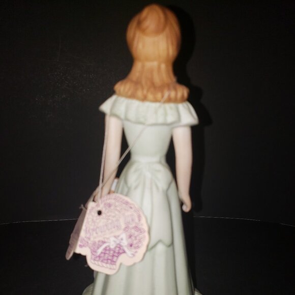 COPY - 1981 Enesco Growing Up 15 Figurine Excellent Condition With Tags - Picture 5 of 5